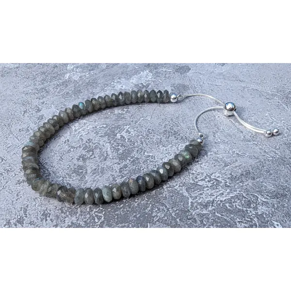 Gorgeous slider bracelet labrad