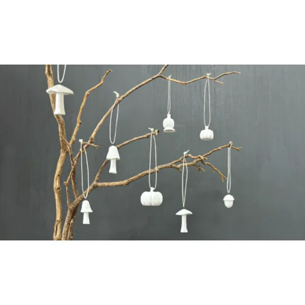 Autumnal hanging decorations 