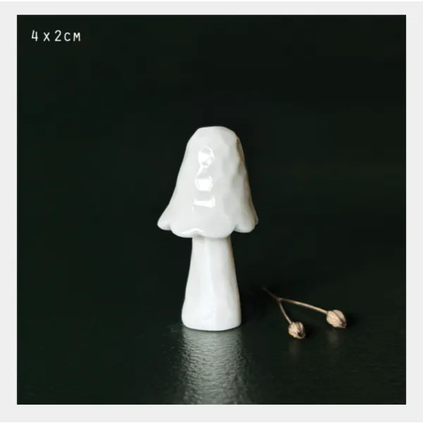 Sophisticated minimalist autumn Halloween decorations