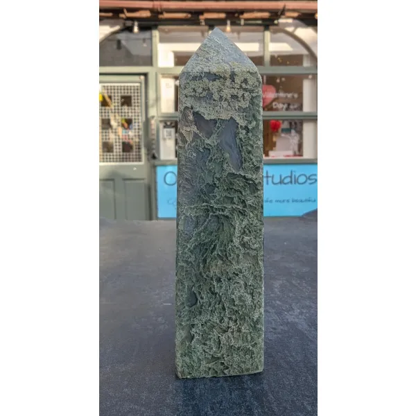 Moss agate grounding crystal therapy