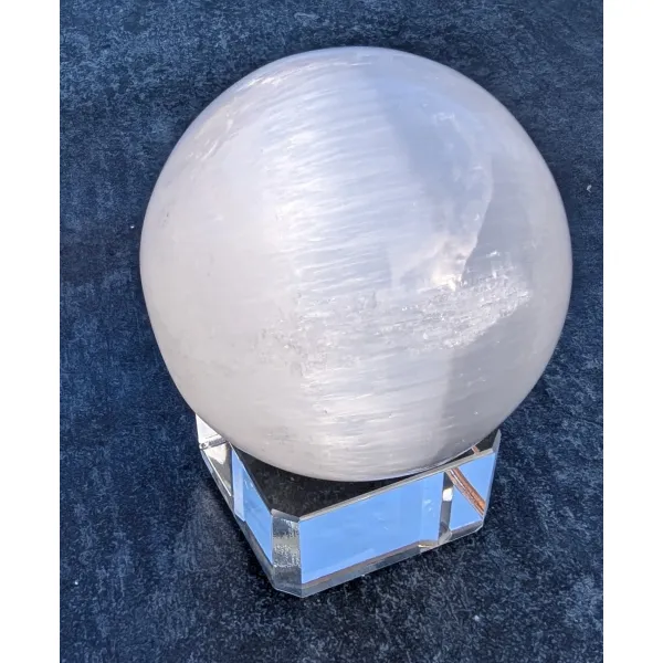 Crystal and mineral shop collectables 