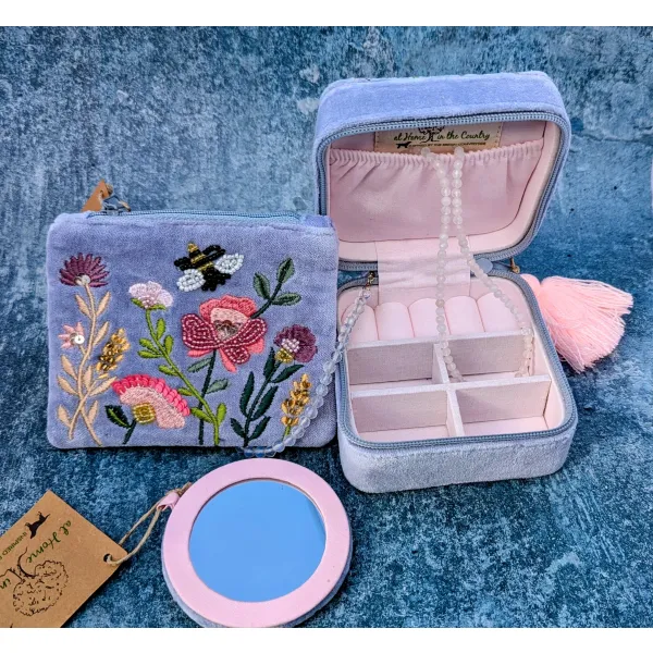 womens portable jewellery box with compartments