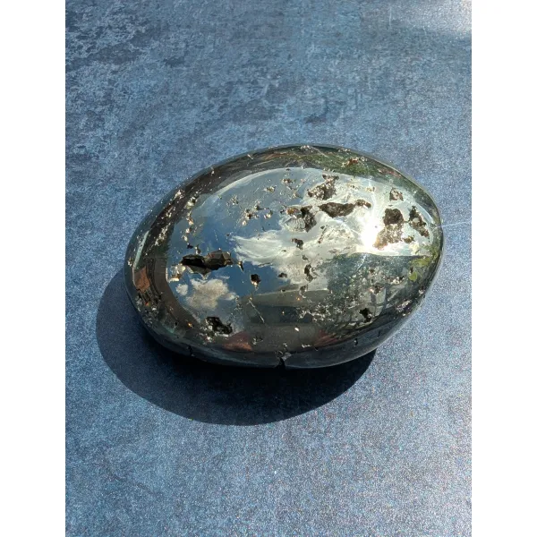 Iron pyrites palm stone