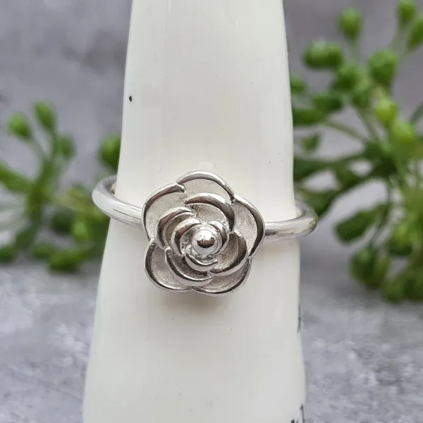 charm ring flower rose silver